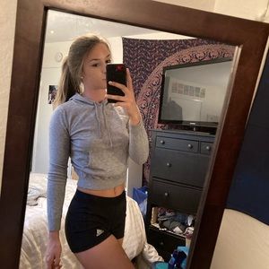 Cropped hoodie sweater gray